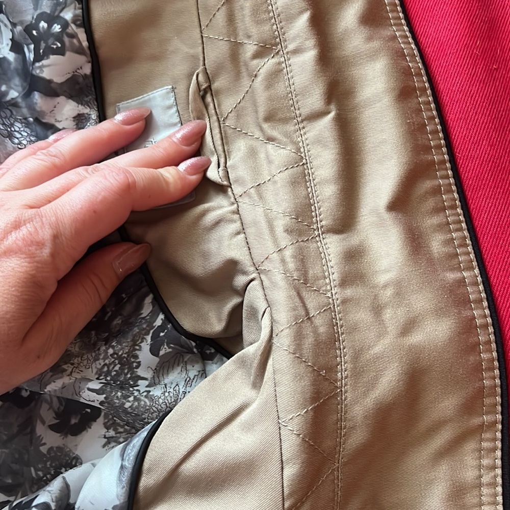 Trench coat, Top coat, duster 🧥, H&M size 8 ( fits like 4-6), beige lined coat - Picture 10 of 11